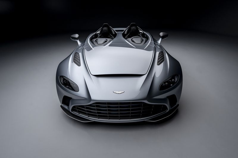 Aston_Martin_V12_Speedster_2-jpg