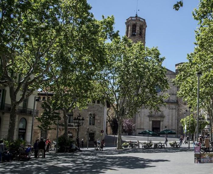Pisos en Sarria - Plaza de Sarria Pisos en venta junto a la Plaza de Sarria