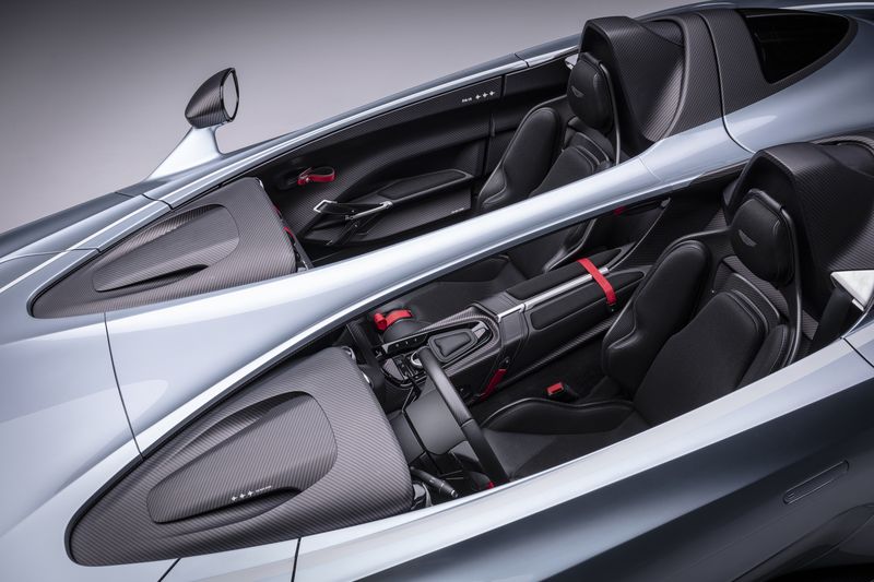 Aston Martin V12 Speedster Aston Martin V12 Speedster