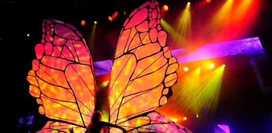 Sintonizart -Evento The Queen butterfly para Ron Barcelo